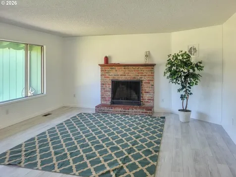 1612 NW Wanell Street Roseburg OR 97471