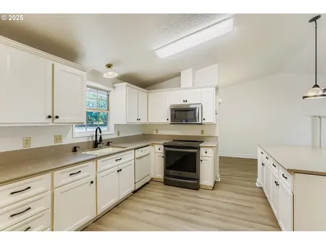 21024 SW Charlene Street Beaverton OR 97003