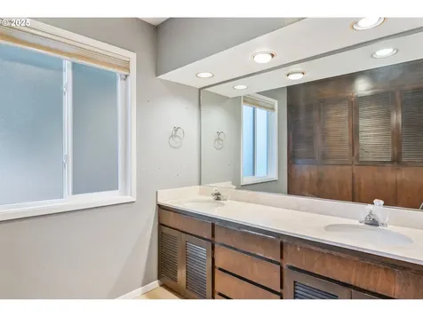 2341 E Lynnwood Drive Longview WA 98632