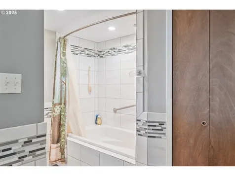 2341 E Lynnwood Drive Longview WA 98632