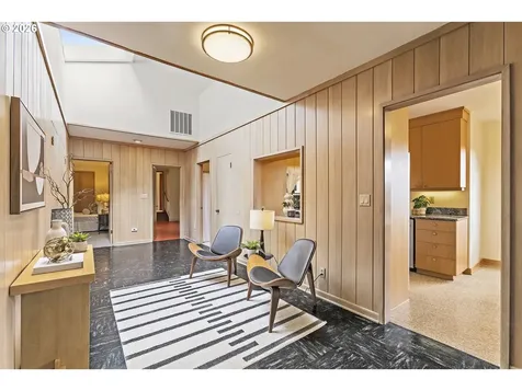 1350 S Carey Lane Portland OR 97219