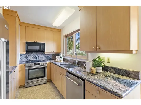 1350 S Carey Lane Portland OR 97219
