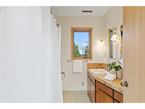 1350 S Carey Lane Portland OR 97219