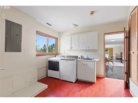 1350 S Carey Lane Portland OR 97219
