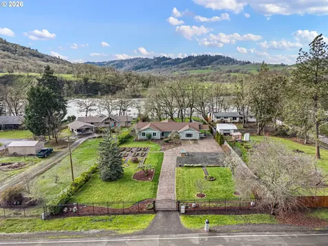 692 Echo Drive Roseburg OR 97470