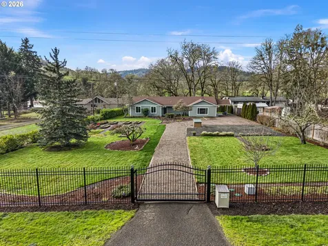 692 Echo Drive Roseburg OR 97470