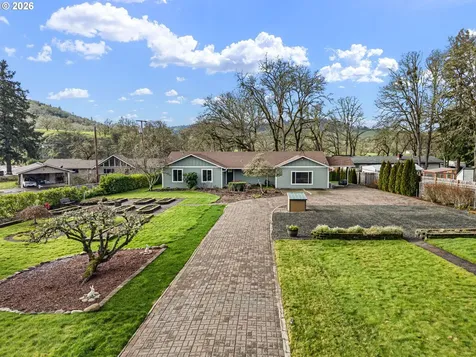692 Echo Drive Roseburg OR 97470