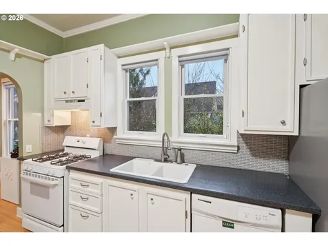 7624 SE Morrison Street Portland OR 97215