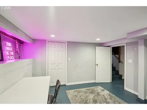 7624 SE Morrison Street Portland OR 97215