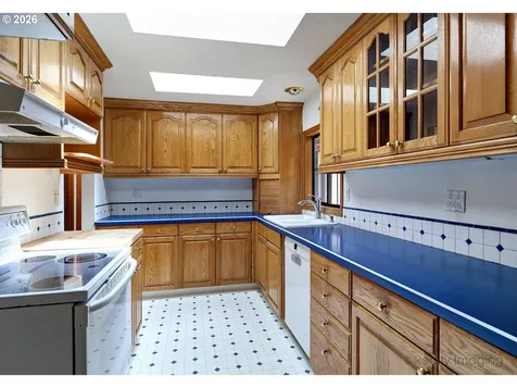 5734 Kenny Street Lake Oswego OR 97035