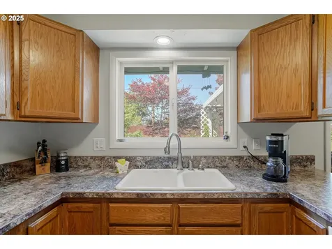 4683 46th Avenue NE Salem OR 97305