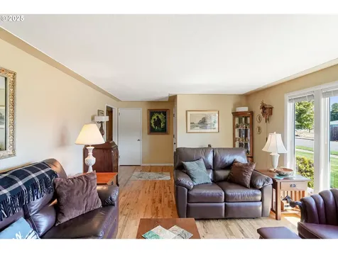 4683 46th Avenue NE Salem OR 97305