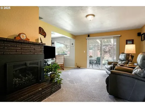 4683 46th Avenue NE Salem OR 97305