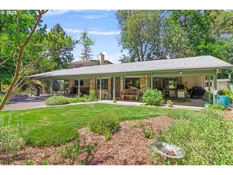 520 Helman Street Ashland OR 97520