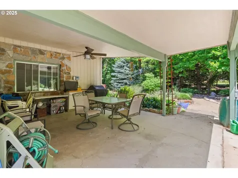 520 Helman Street Ashland OR 97520