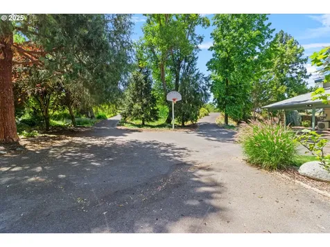 520 Helman Street Ashland OR 97520