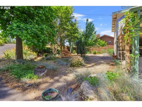 520 Helman Street Ashland OR 97520