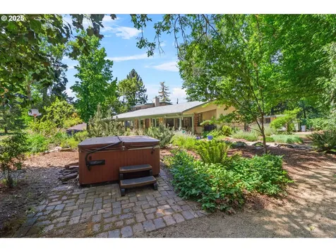 520 Helman Street Ashland OR 97520