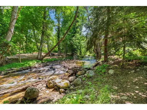 520 Helman Street Ashland OR 97520
