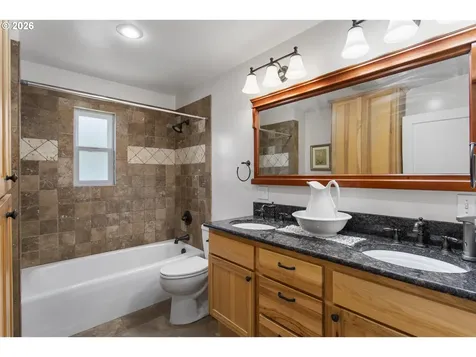 13725 NE Fremont Court Portland OR 97230