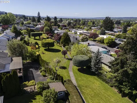 13725 NE Fremont Court Portland OR 97230