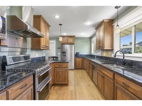 13725 NE Fremont Court Portland OR 97230