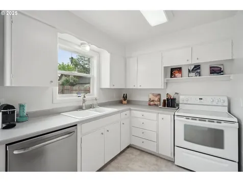 16460 Hiram Avenue Oregon City OR 97045
