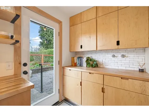 863 N Watts Street Portland OR 97217