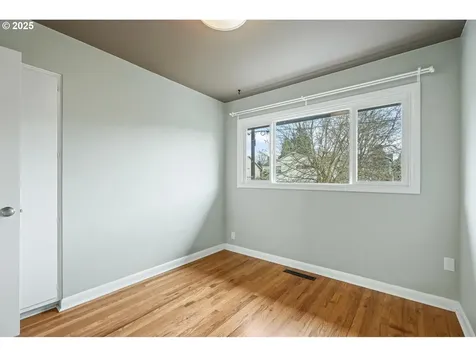863 N Watts Street Portland OR 97217