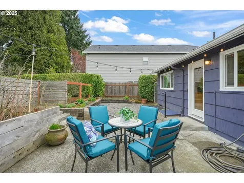 863 N Watts Street Portland OR 97217