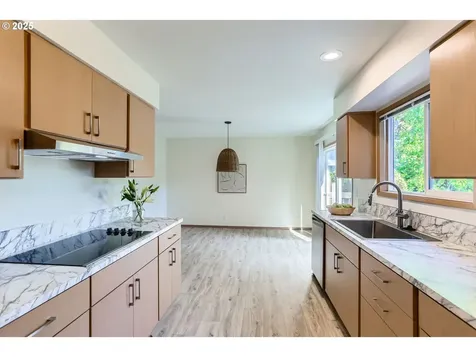 3652 SE Lexington Street Portland OR 97202