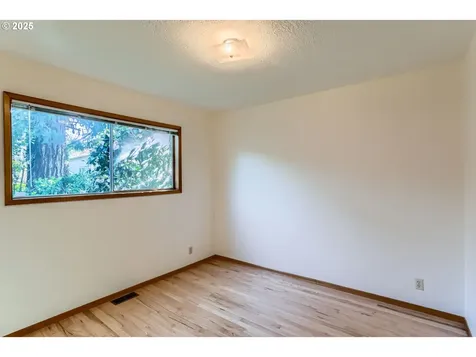 3652 SE Lexington Street Portland OR 97202