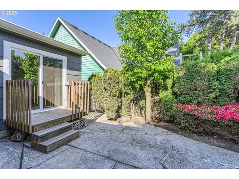 3652 SE Lexington Street Portland OR 97202