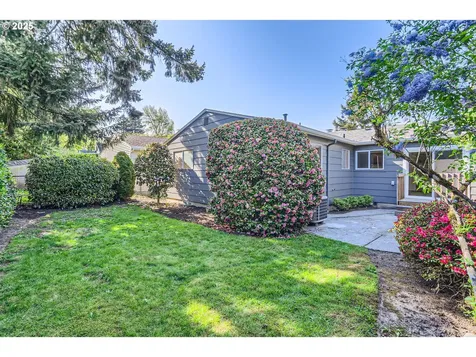 3652 SE Lexington Street Portland OR 97202
