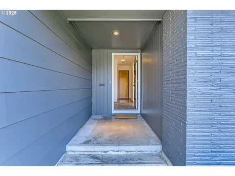3652 SE Lexington Street Portland OR 97202