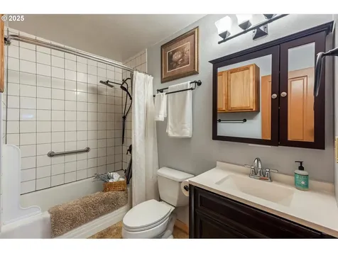 332 26th Avenue Longview WA 98632