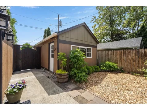 332 26th Avenue Longview WA 98632