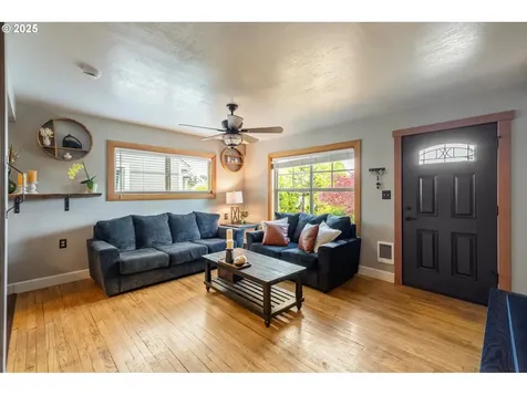 332 26th Avenue Longview WA 98632