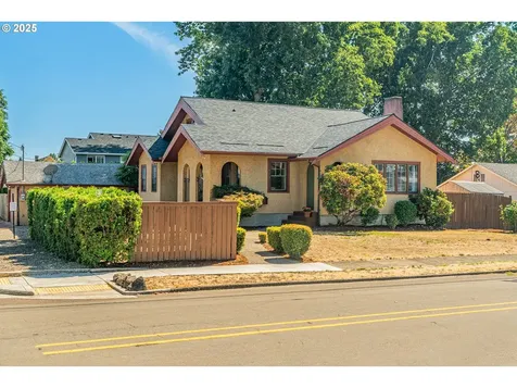 175 E Gloucester Street Gladstone OR 97027