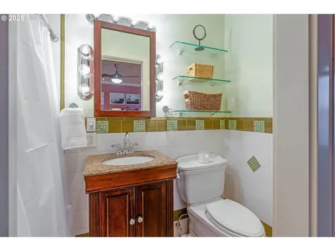 175 E Gloucester Street Gladstone OR 97027