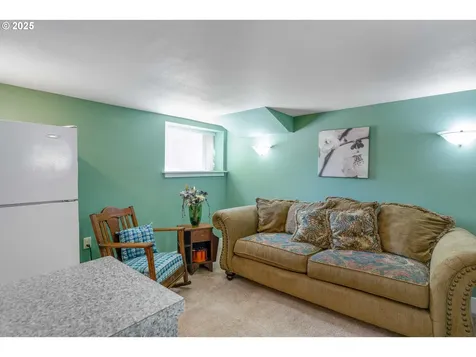 175 E Gloucester Street Gladstone OR 97027