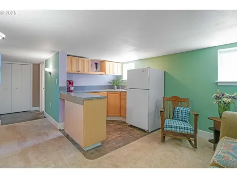 175 E Gloucester Street Gladstone OR 97027
