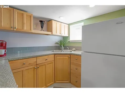 175 E Gloucester Street Gladstone OR 97027