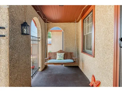 175 E Gloucester Street Gladstone OR 97027