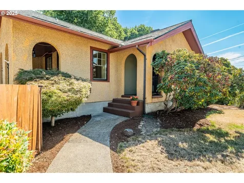 175 E Gloucester Street Gladstone OR 97027