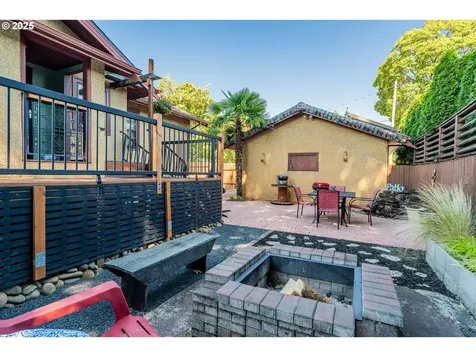 175 E Gloucester Street Gladstone OR 97027
