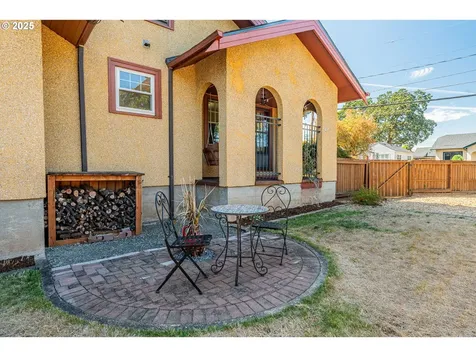 175 E Gloucester Street Gladstone OR 97027