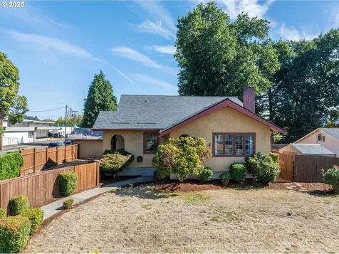175 E Gloucester Street Gladstone OR 97027