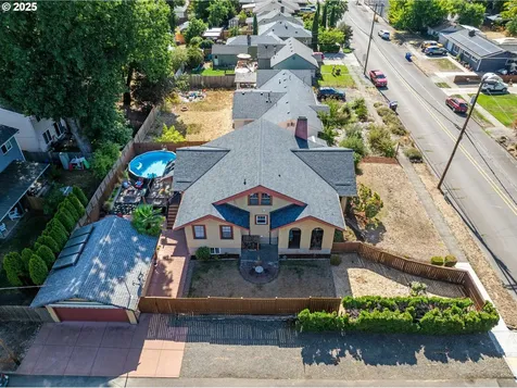 175 E Gloucester Street Gladstone OR 97027