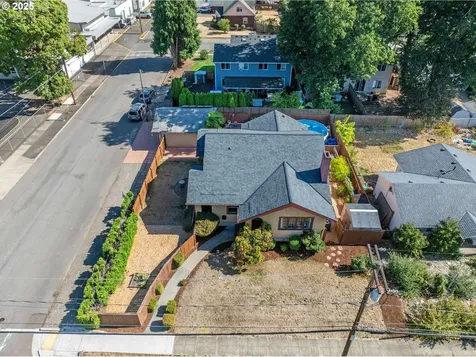 175 E Gloucester Street Gladstone OR 97027